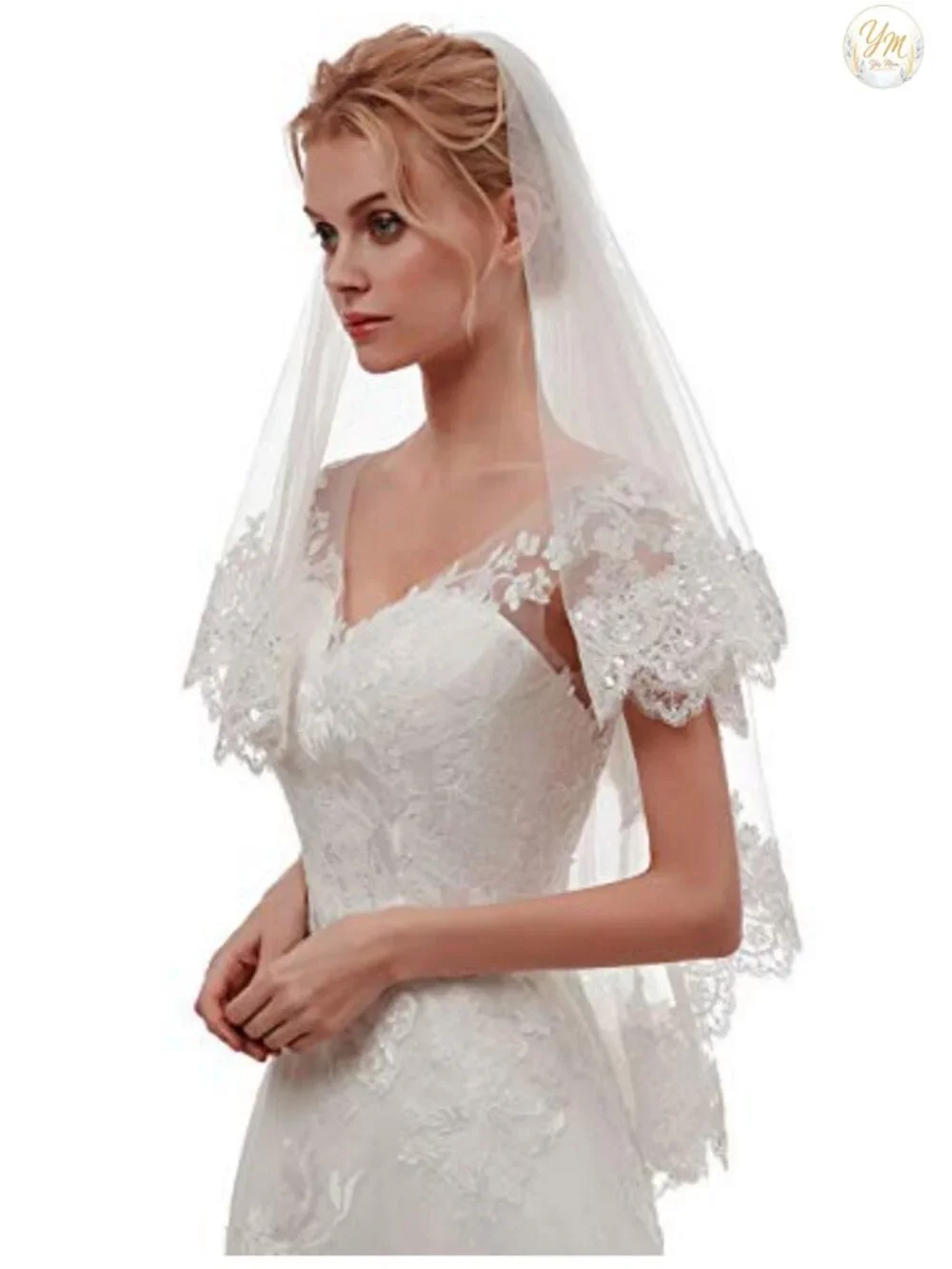 Short Two Tier Wedding Bridal Veil with Comb Lace Tulle Fingertip Length